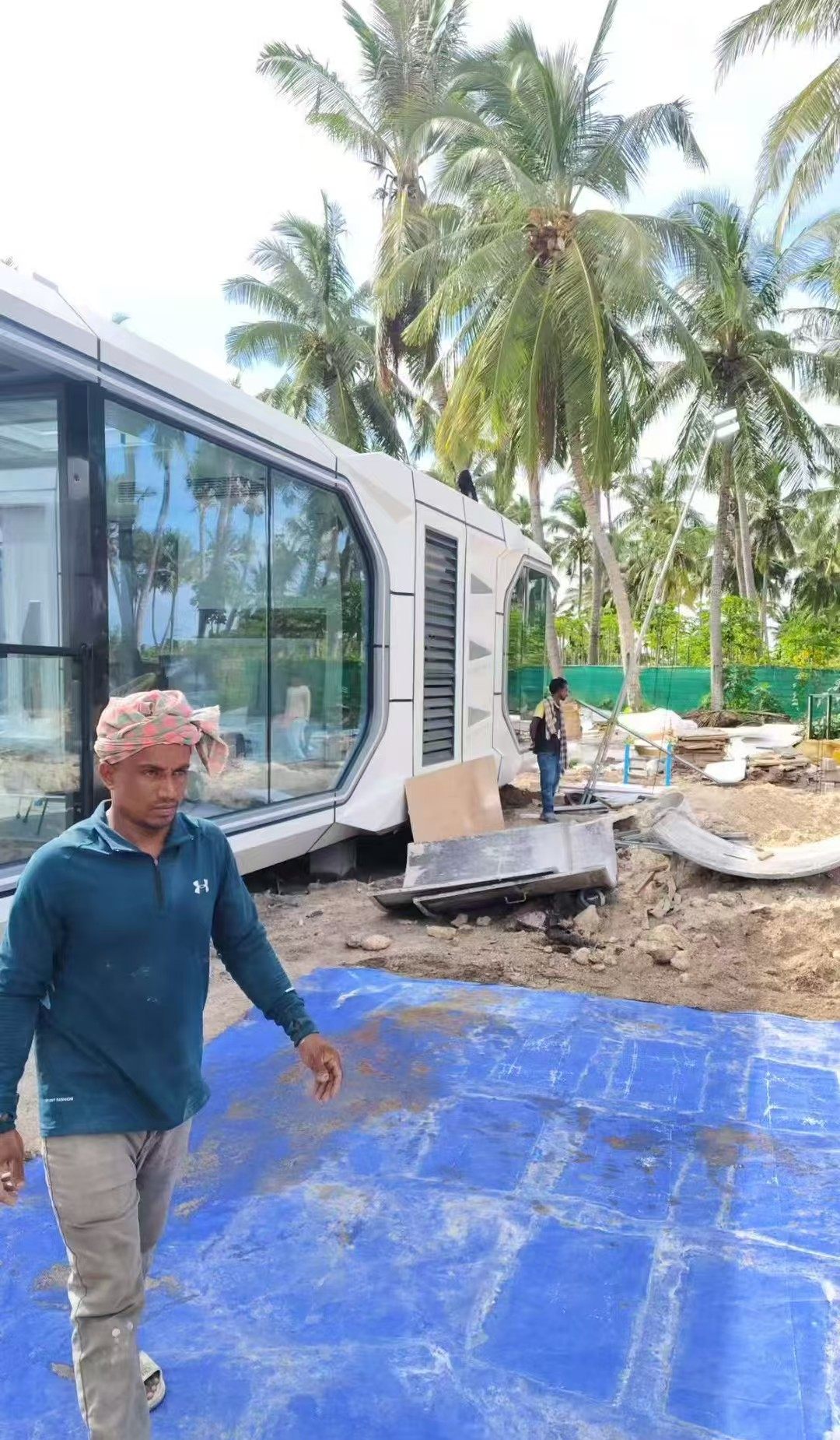 Prefab cabin installation progress on a Maldives project site